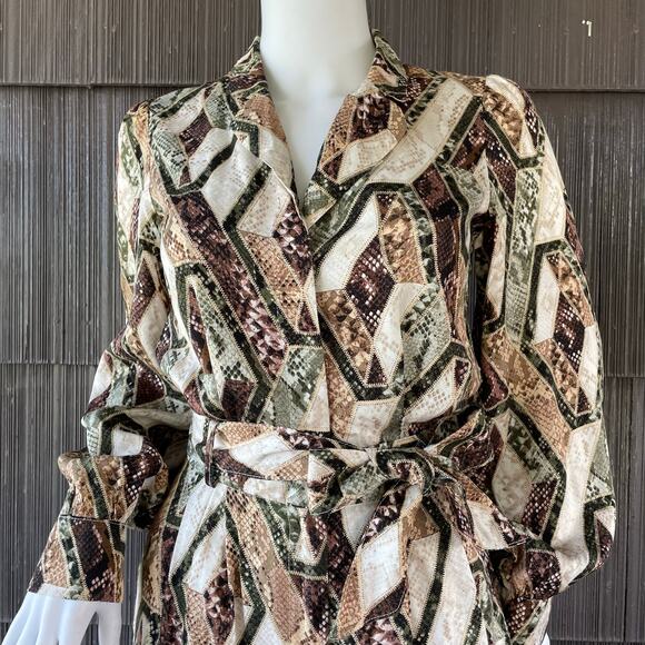 🔥H&M Mob Wife Snake Print Patches Style Satin Ankle Jumpsuit Women Size 0 - Picture 4 of 17